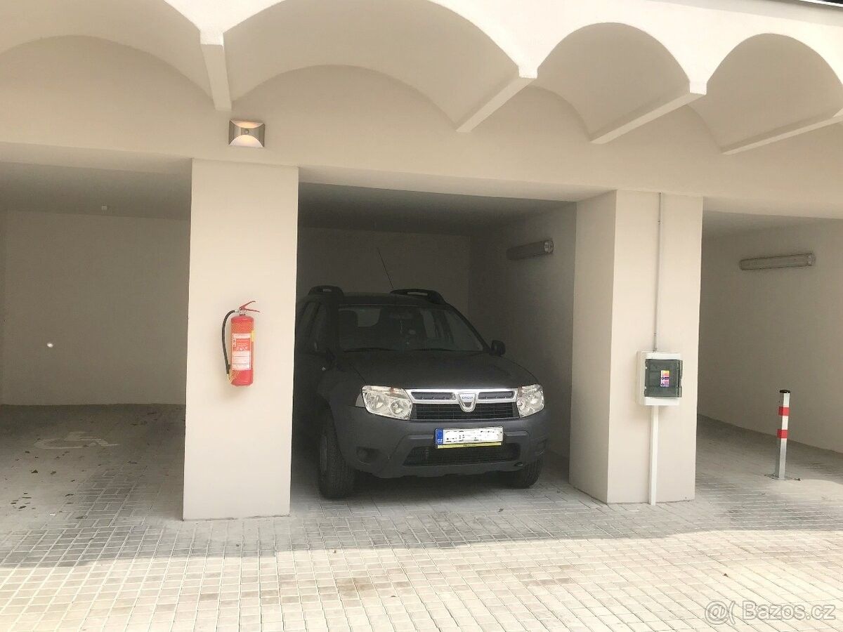 Garáže, Praha, 150 00