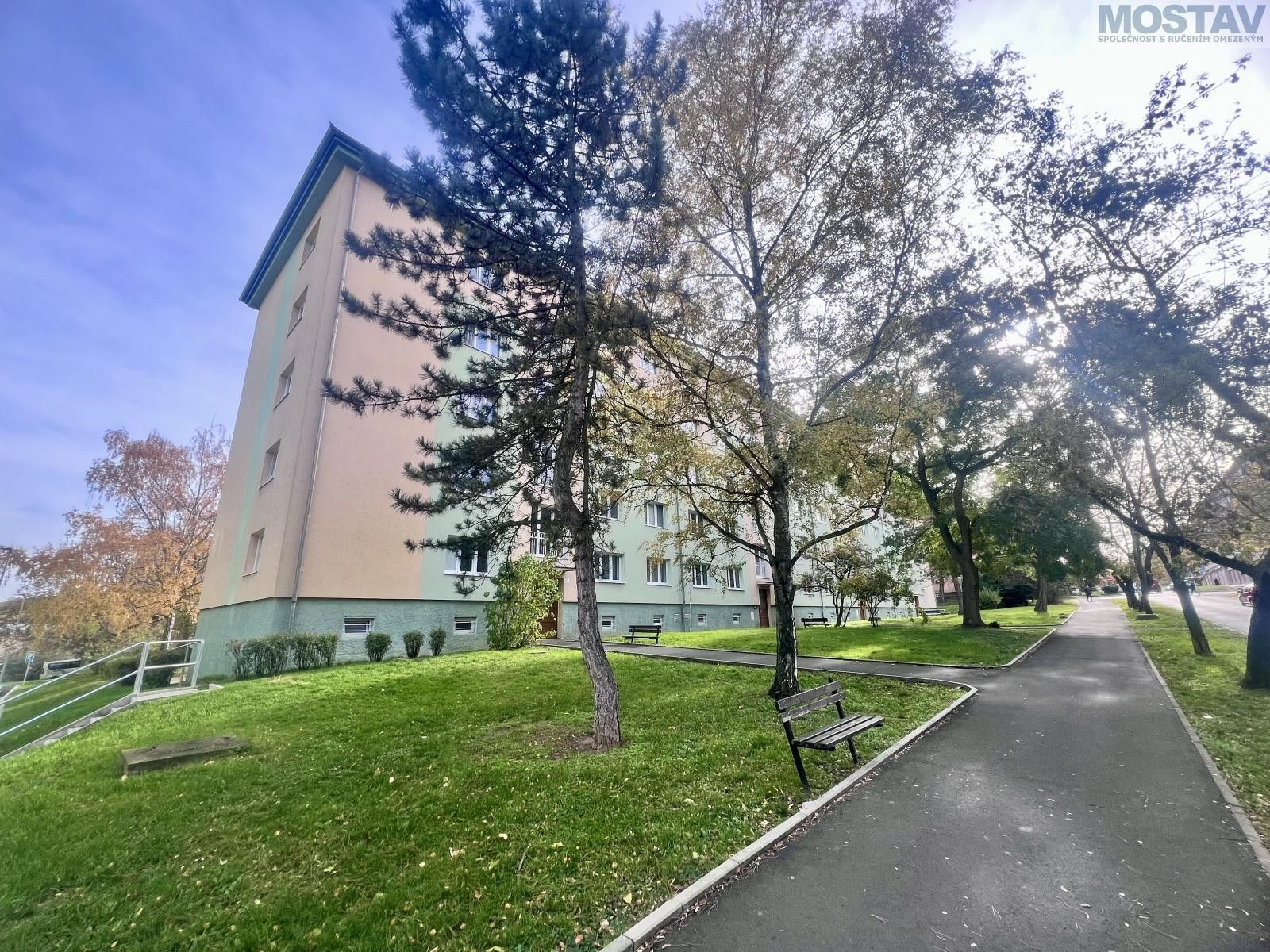 2+1, Vítězslava Nezvala, Most, 55 m²