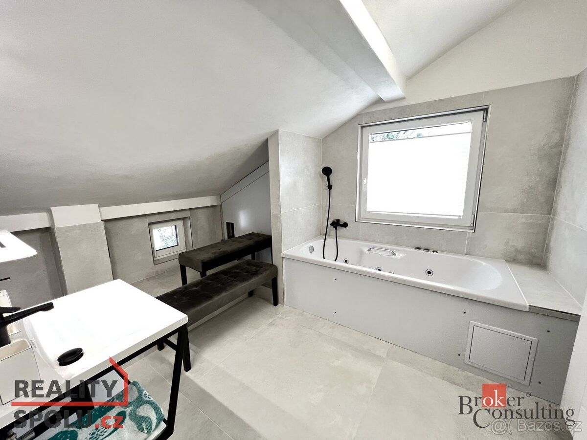 Pronájem byt - Ostrava, 712 00