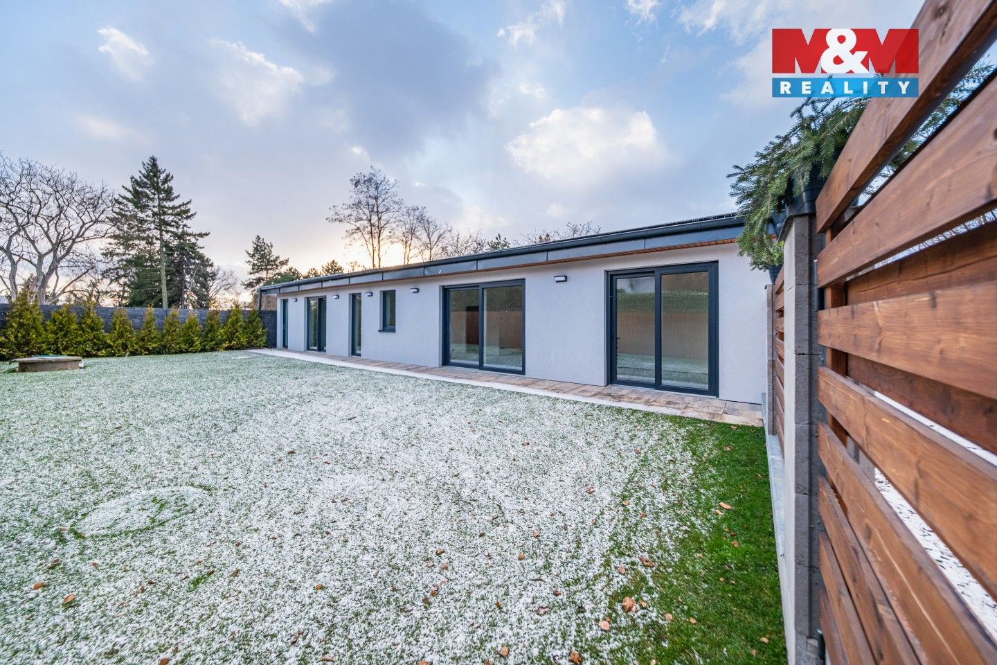 Prodej rodinný dům - Lužní, Praha, 96 m²