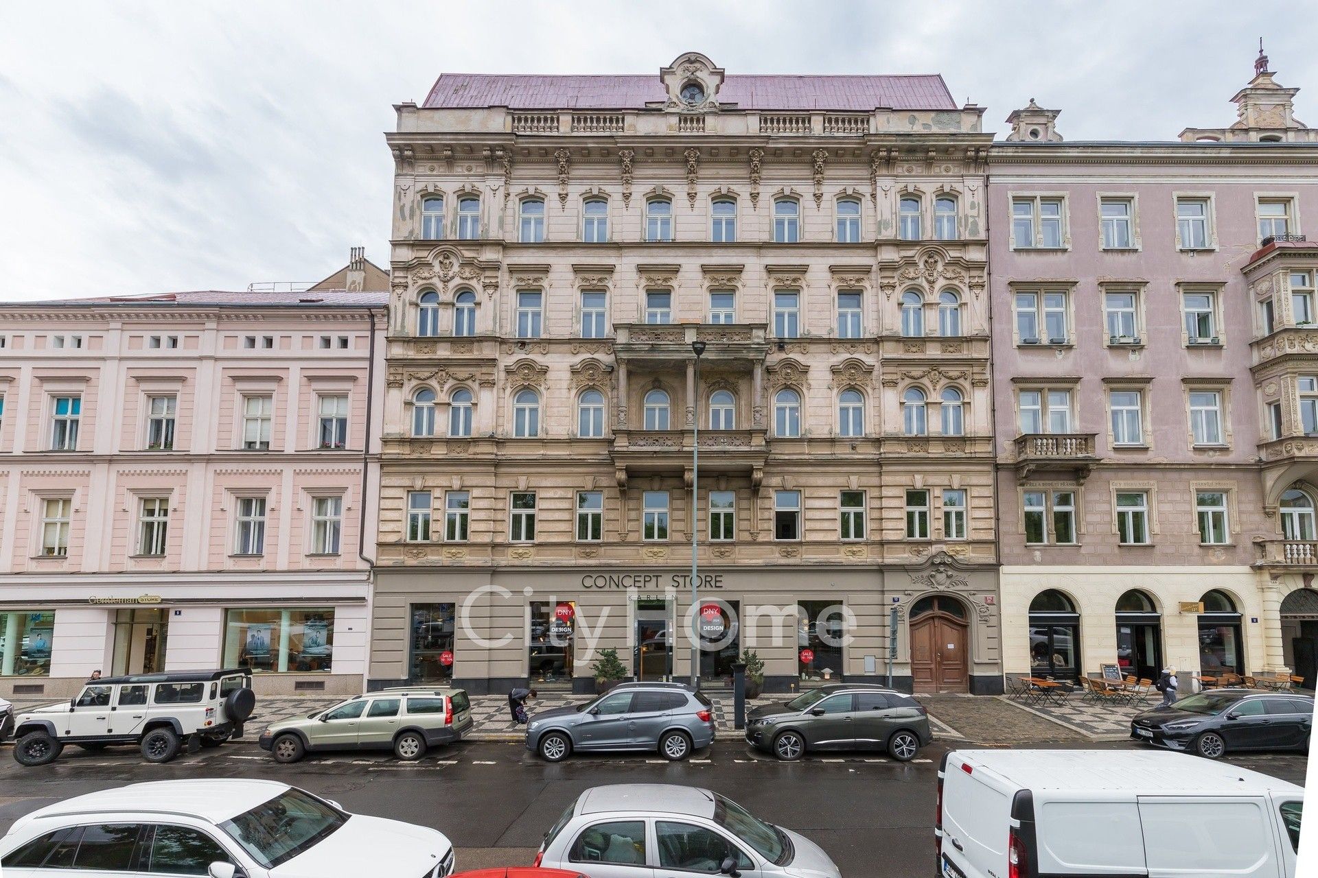 Ostatní, Karlínské náměstí, Praha, 450 m²