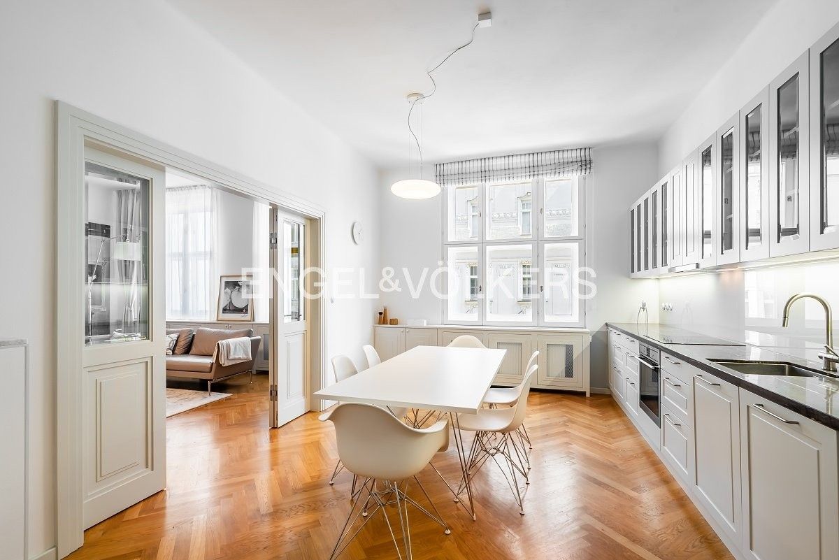 Pronájem byt 3+1 - Břehová 209, Praha, 142 m²