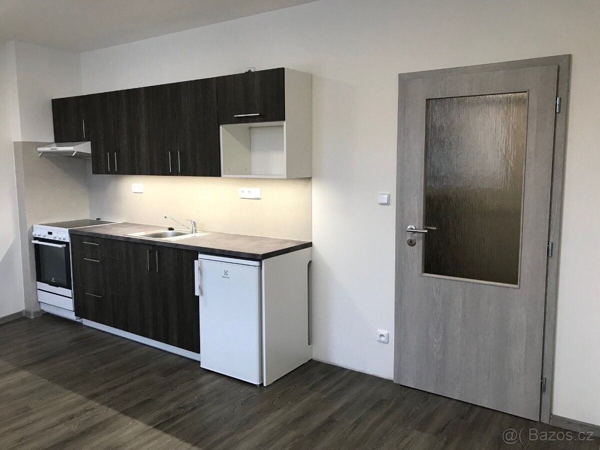 Pronájem byt - Němčice, 560 02