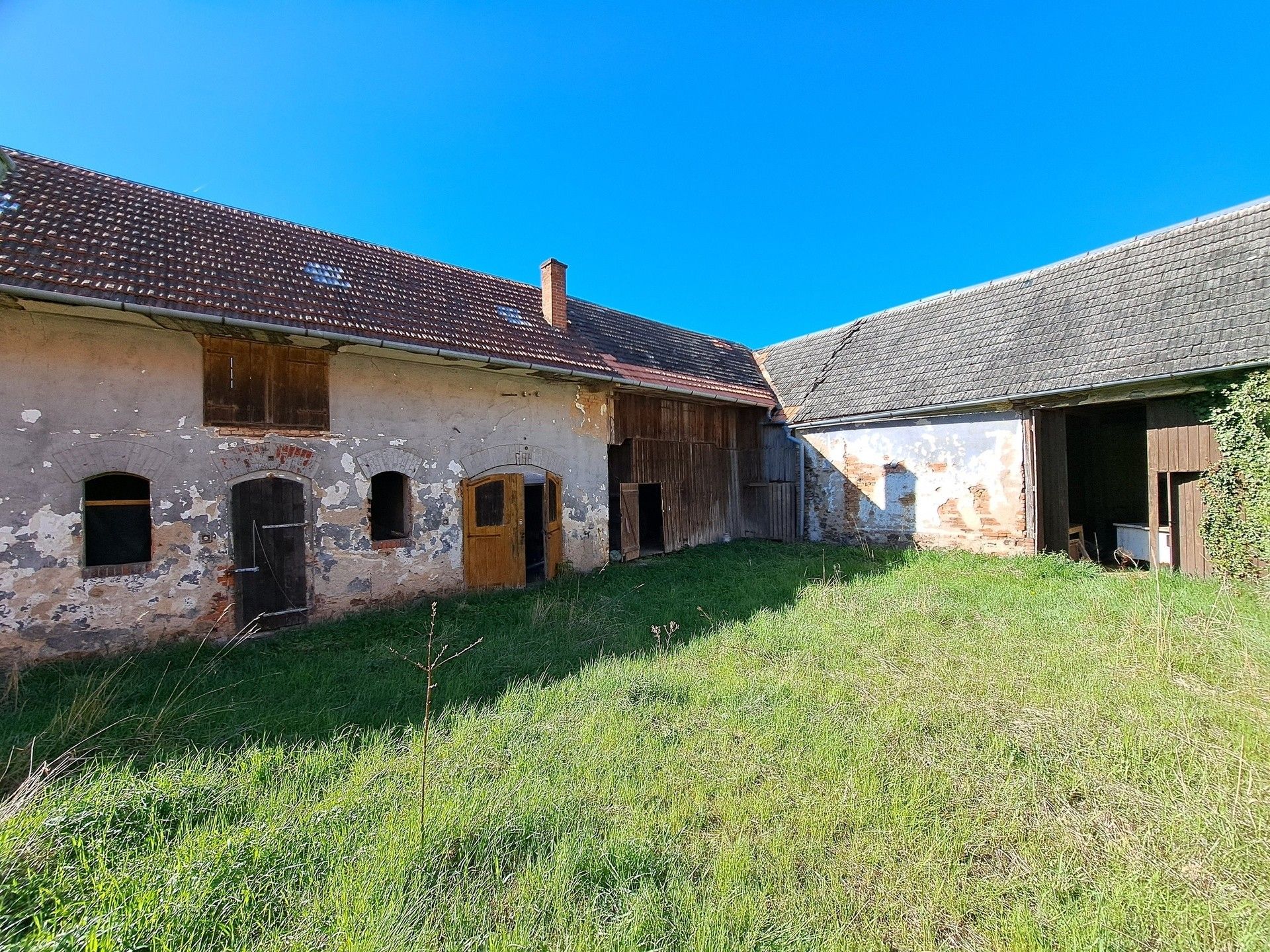 Zemědělská usedlost · 935 m² · Budeč - 3
