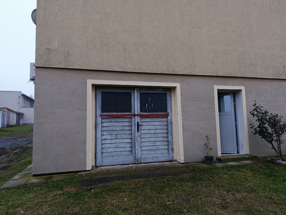 Garáže, Třebíč, 674 01