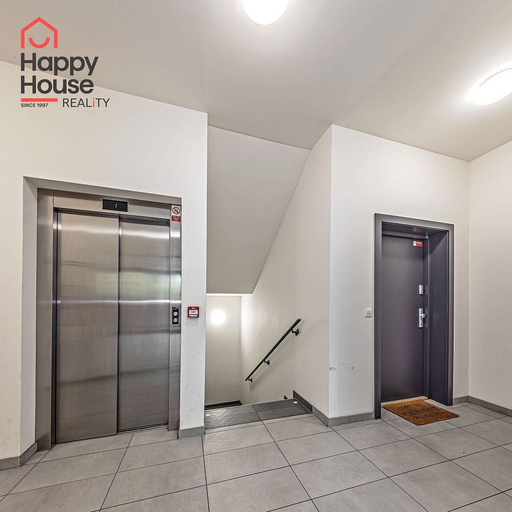 Nemovitost · 12 m² · Praha - Smíchov, okres Praha 5, Hlavní město Praha - 4