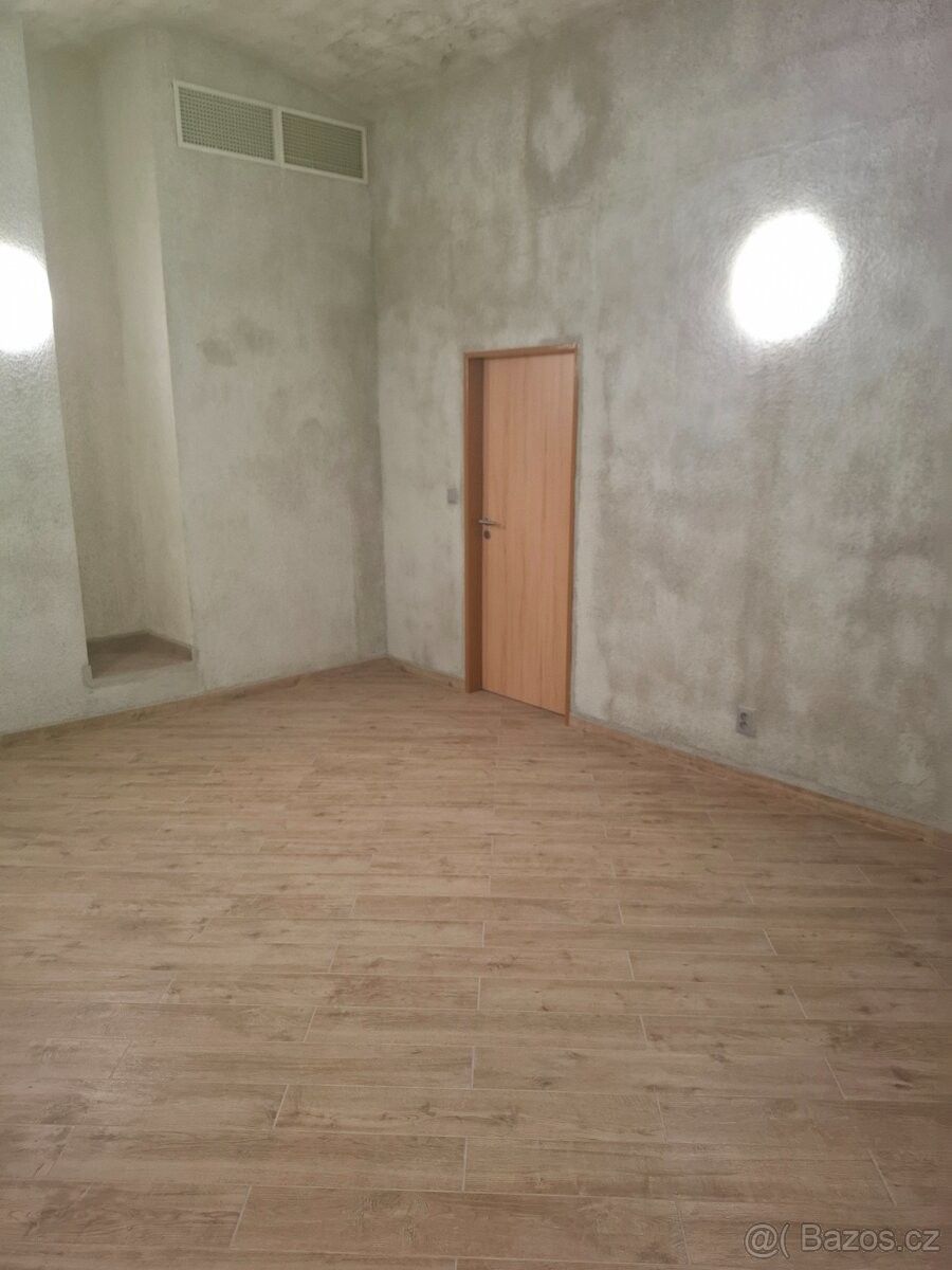 Pronájem obchodní prostory - Praha, 110 00