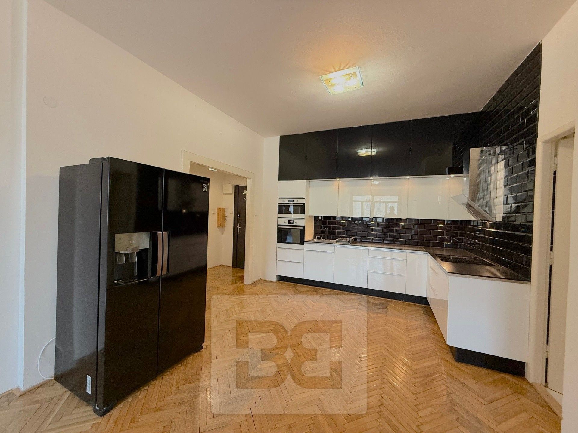 Pronájem byt 4+kk - Londýnská 334, Praha, 96 m²