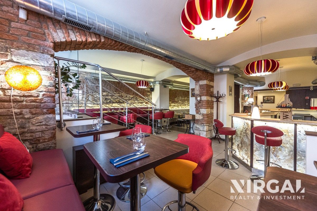 Restaurace · 198 m² · Balbínova, Praha - 3