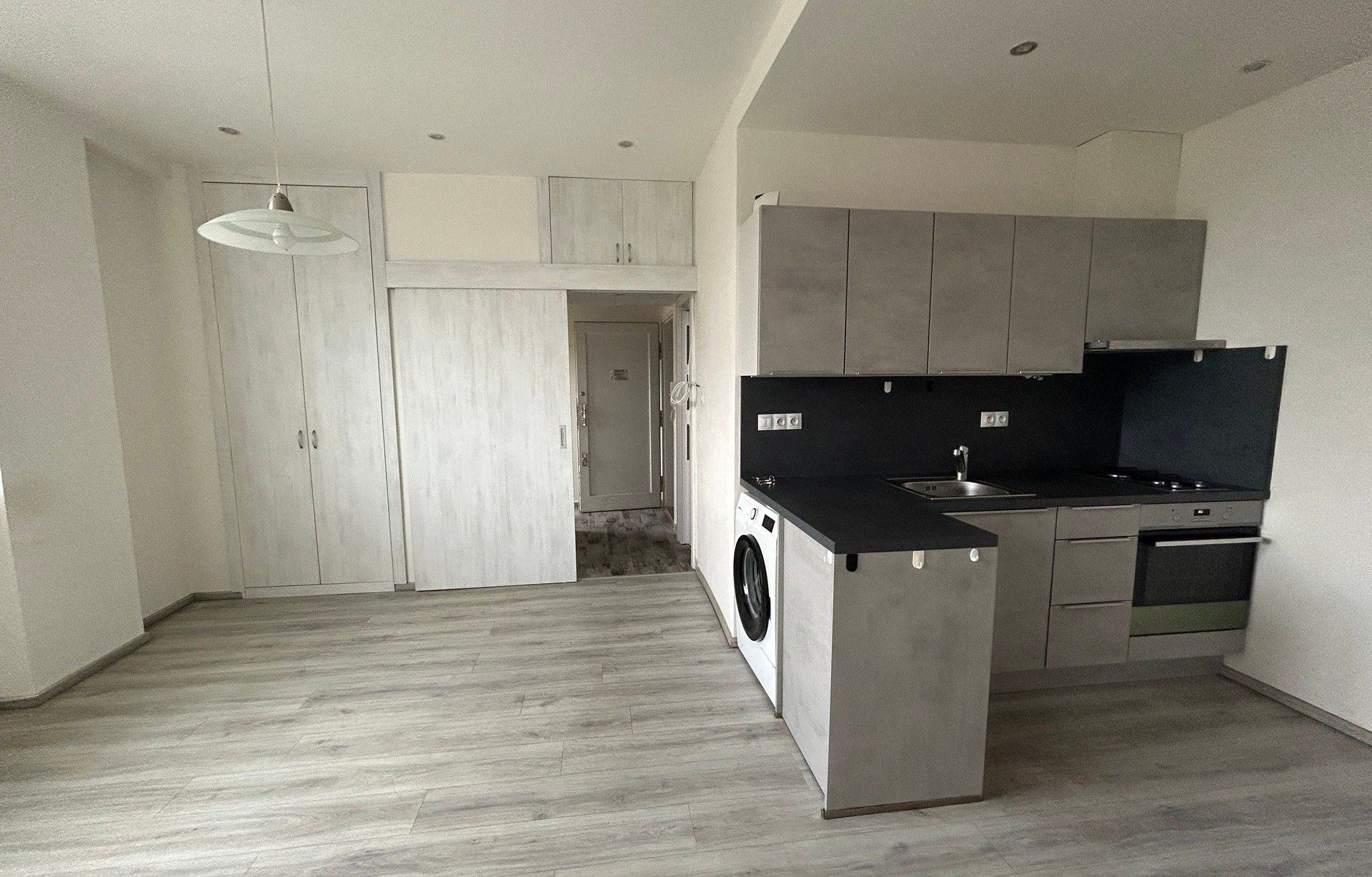 Byt 2+kk · 47 m² · Hollarovo náměstí, Praha - 3