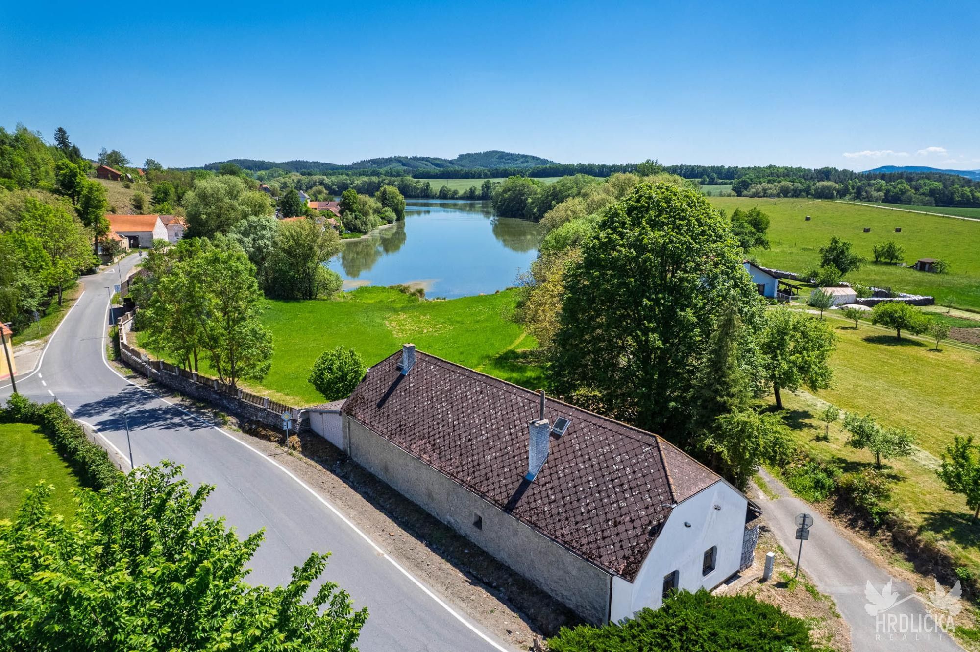 Pozemky pro bydlení, Krty-Hradec, 3 725 m² - 1