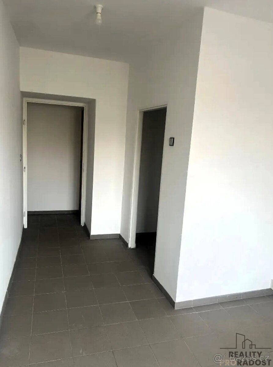 Obchodní prostor, Praha – další
