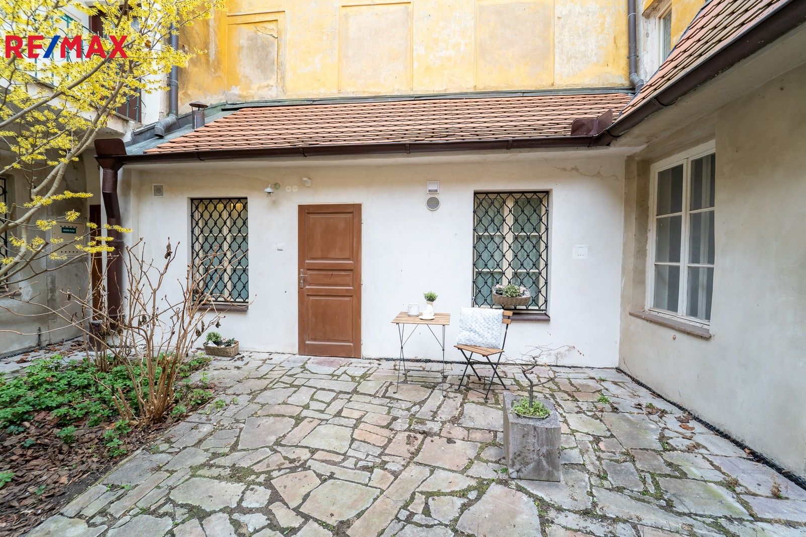 Prodej byt 3+1 - Nebovidská 462, Praha, 57 m²