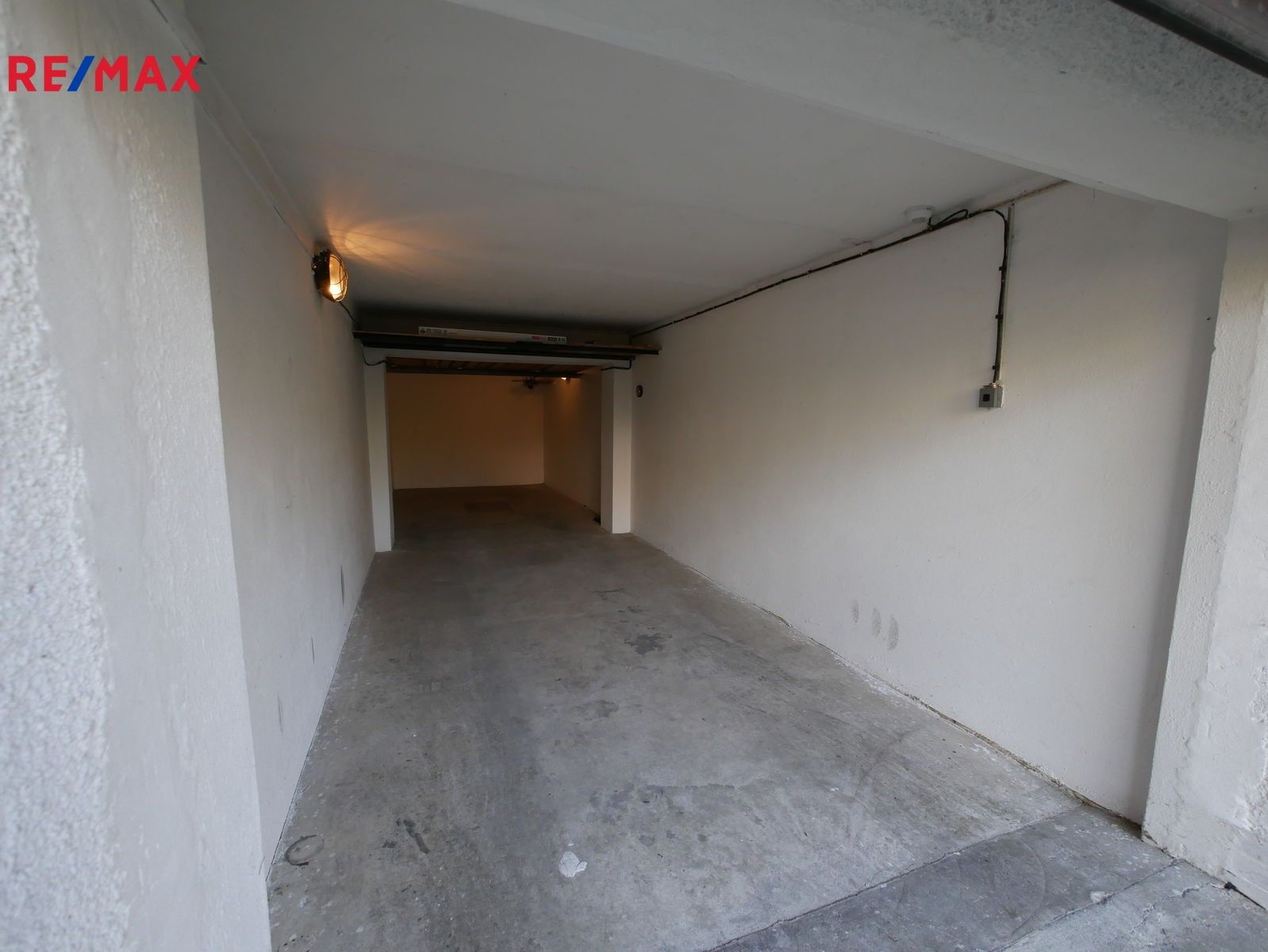 Pronájem garáž - Pod Třebešínem, Praha, 27 m²