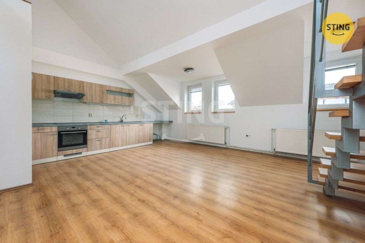2+kk, Jana Palacha , Pardubice Zelené Předměstí, 68 m² - 2