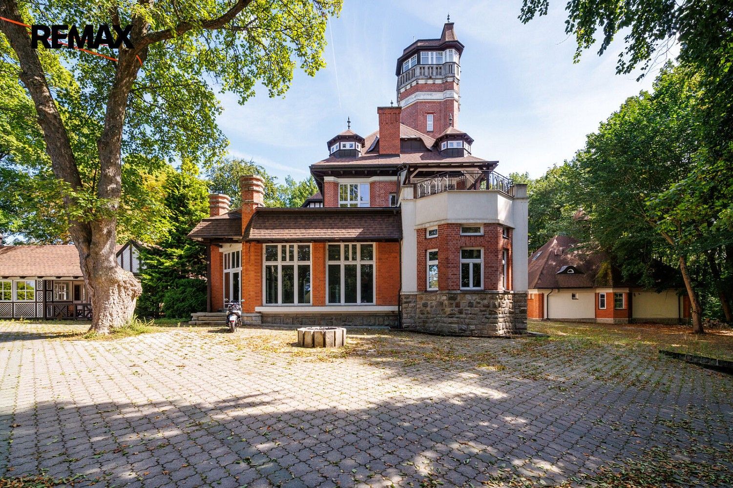 Ubytovací zařízení, Karlovy Vary, Karlovarský kraj, 1 500 m² - 2