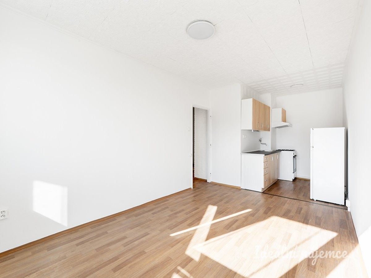 2+kk, Jablonecká, Praha, 43 m²
