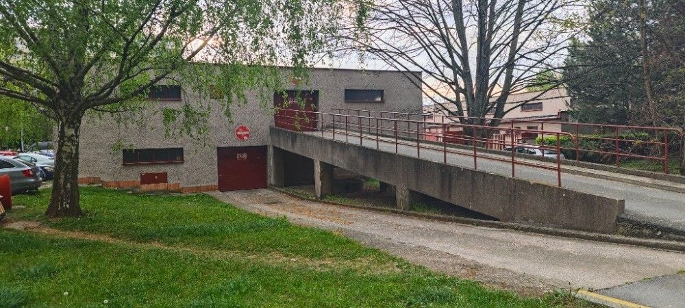 Garáže, Pardubice, 530 09 - 1