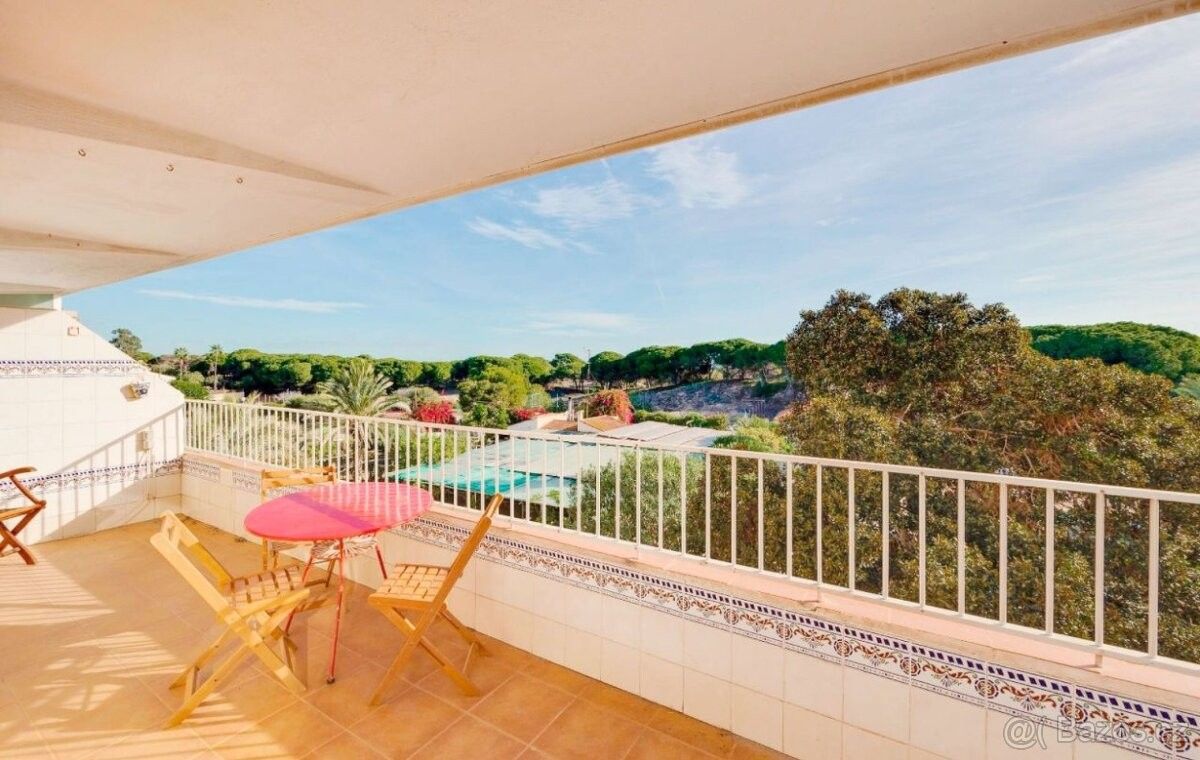 Byty, 987 66, Zahraničí