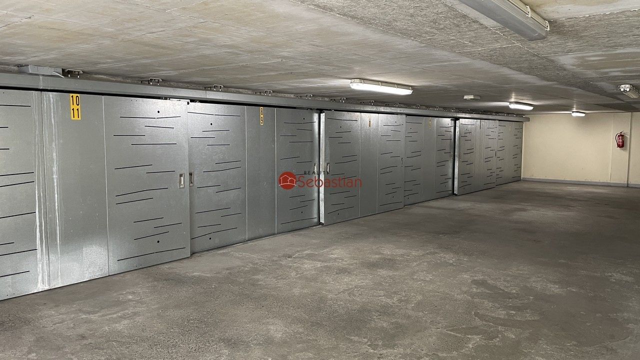 Garáž · 16 m² · Ruská, Praha - 4