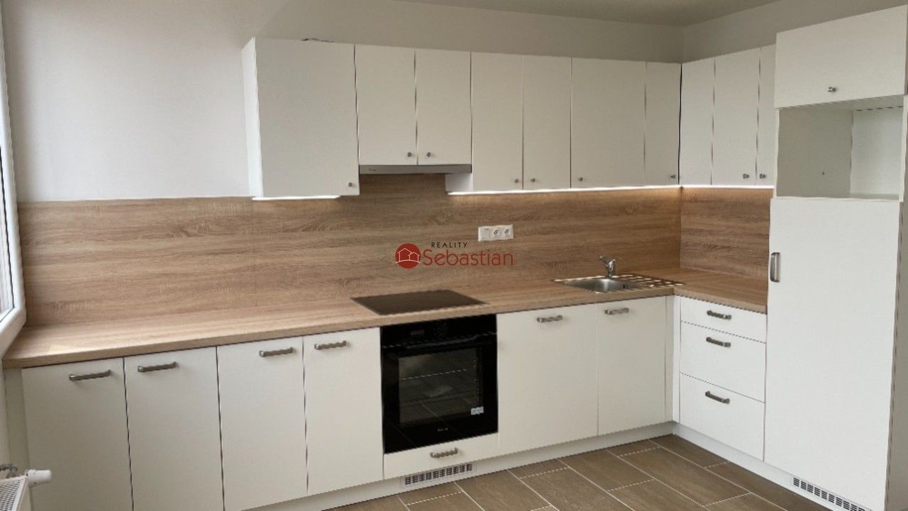 3+kk, Antonína Sochora, Teplice, 80 m²