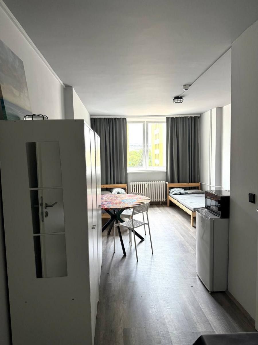 Pronájem byt 1+kk - Děčínská, Praha, 25 m²