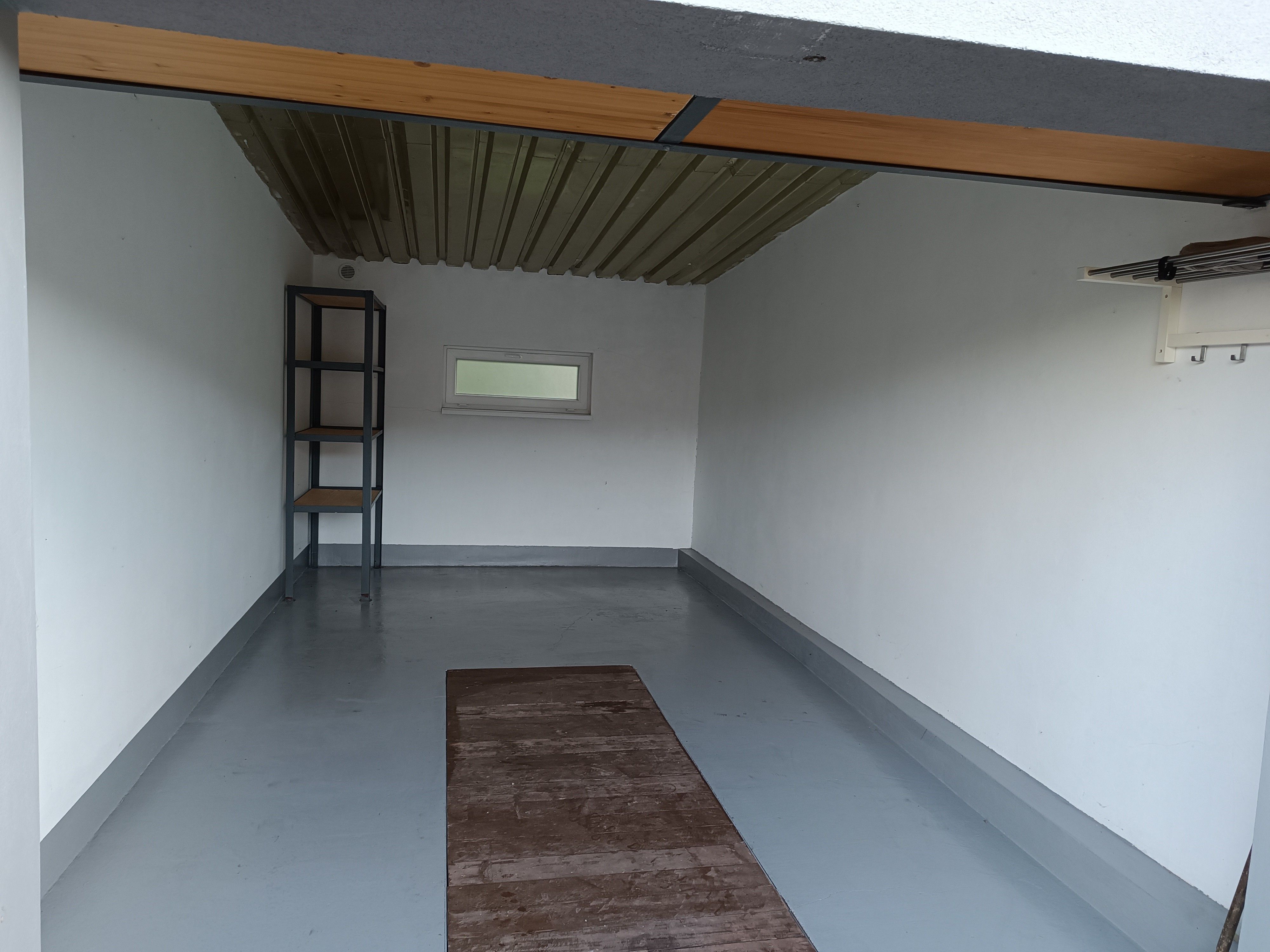 Pronájem garáž - Týnec nad Sázavou, 25 m²