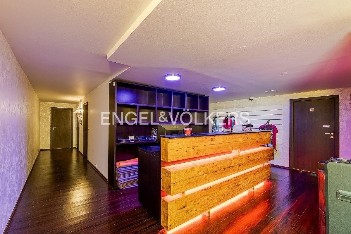 Pronájem obchodní prostory - Chrudimská 1418, Praha, 360 m²