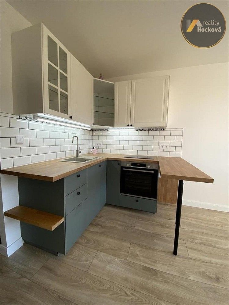 Pronájem byt 1+kk - Unhošťská, Kladno - Kročehlavy, 27 m² - 5