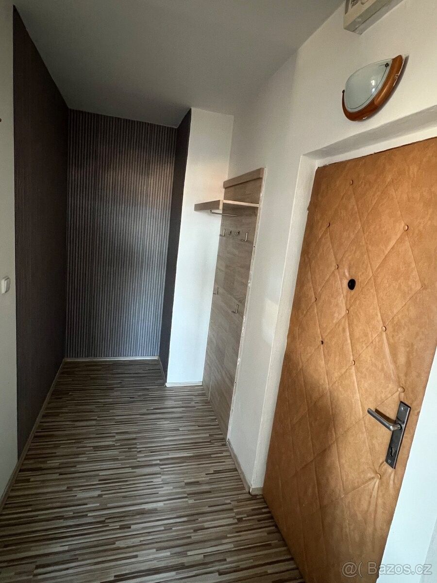 Pronájem byt - Karlovy Vary, 360 01