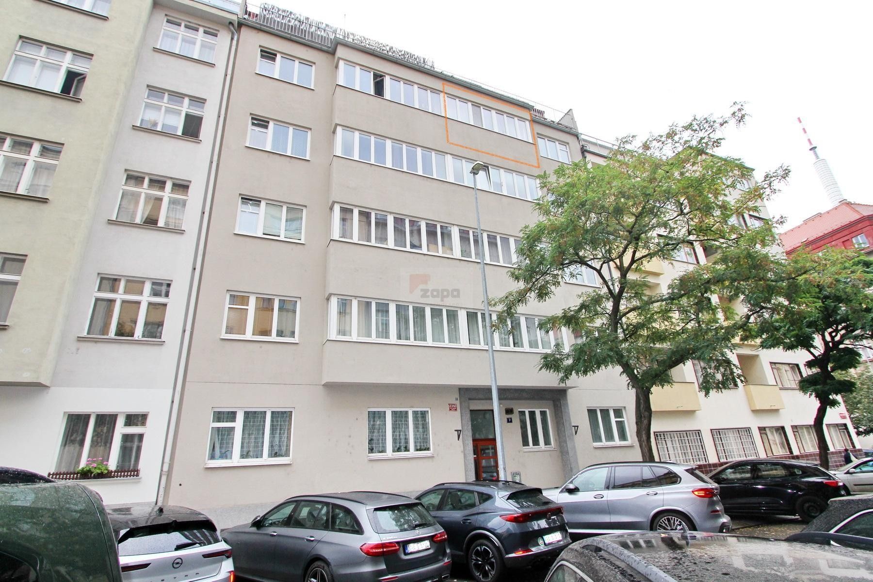 1+kk, Velehradská, Praha, 36 m²