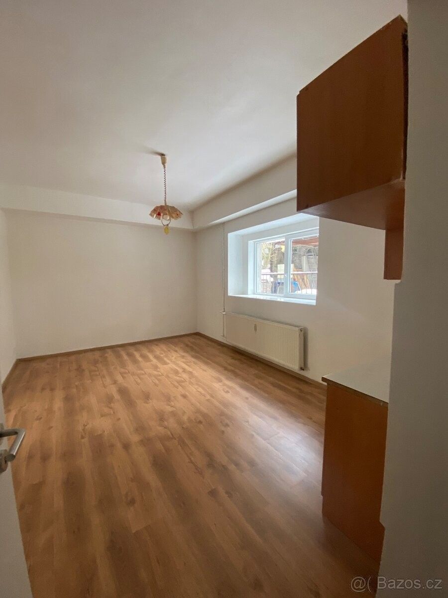 Pronájem byt - Trmice, 400 04