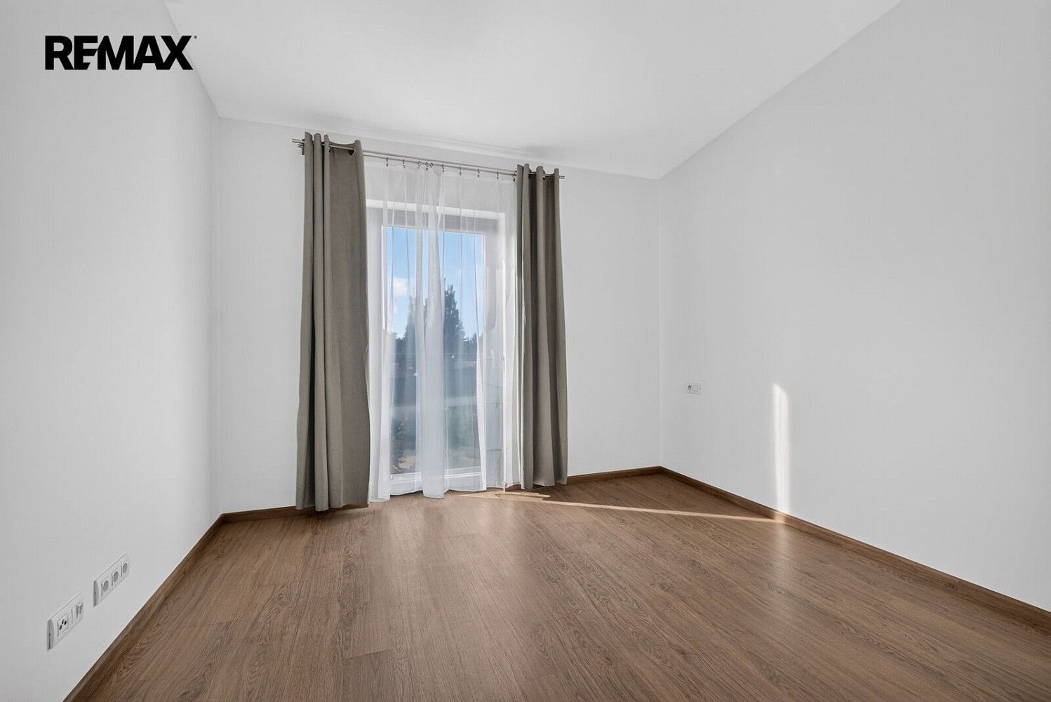 Pronájem byt 2+kk - K Jezírku, Herink, okres Praha-východ, 37 m² - 5