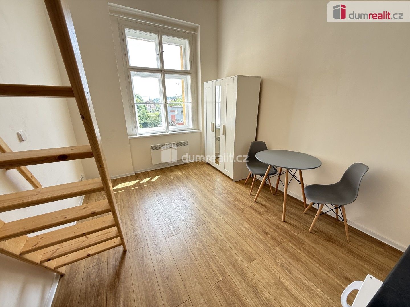 Pronájem byt 1+kk - Na Valentince, Praha, 35 m²