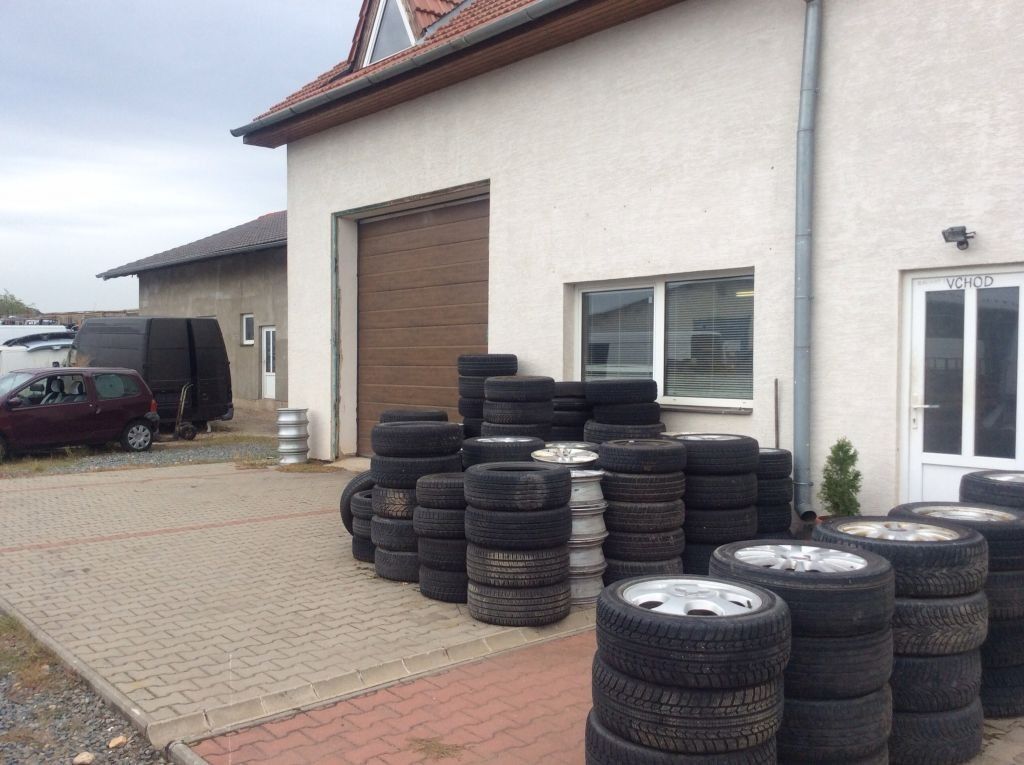 Sklad · 580 m² · Holasice - 4