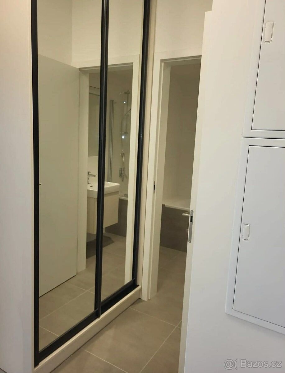 Pronájem byt - Praha, 180 00