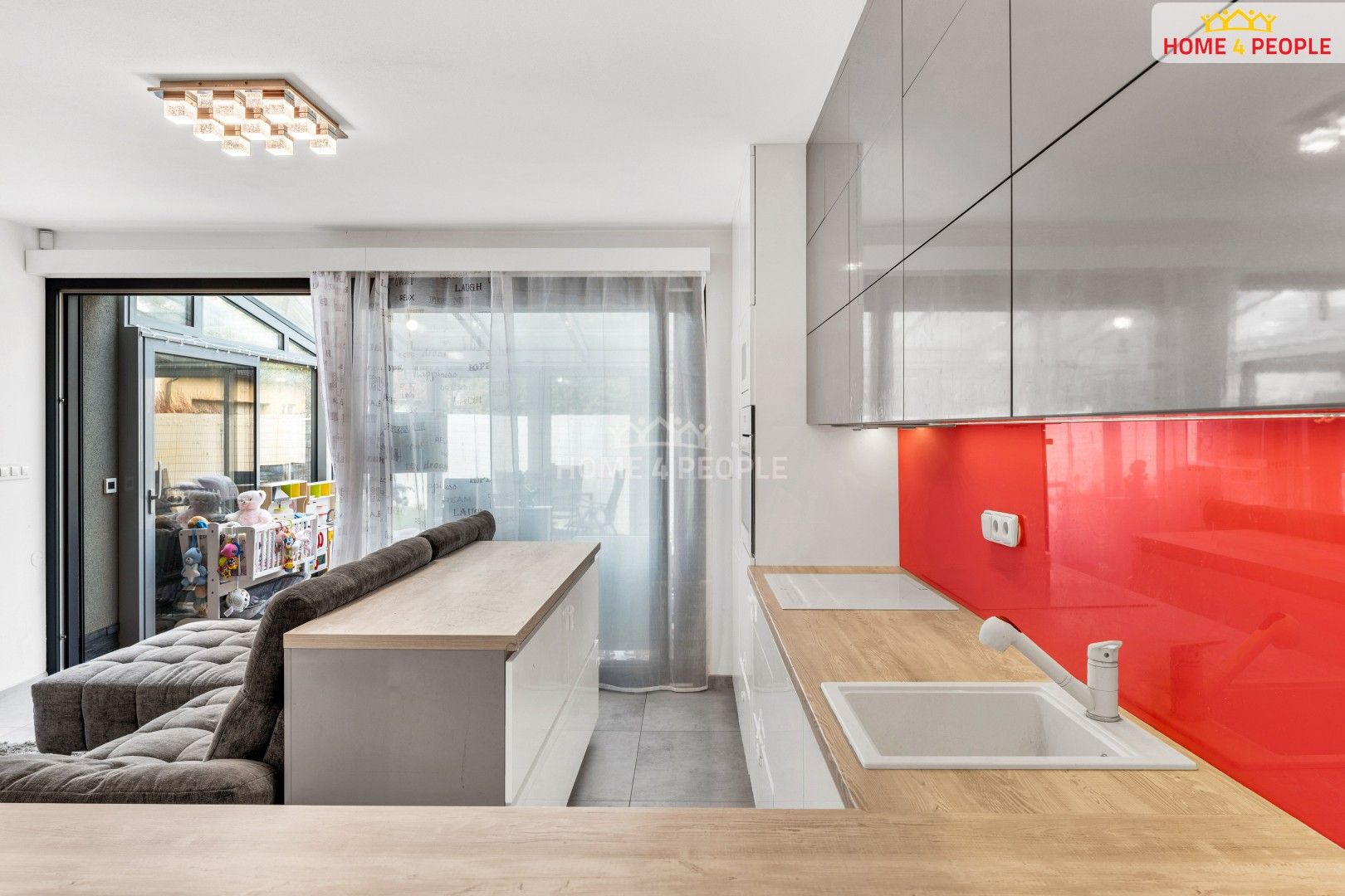 4+kk, Podzámecká, Praha, 125 m²