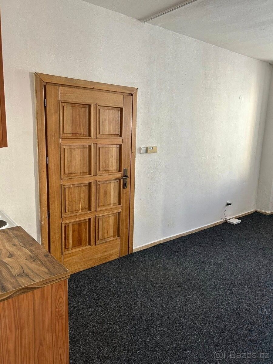 Pronájem obchodní prostory - Jemnice, 675 31