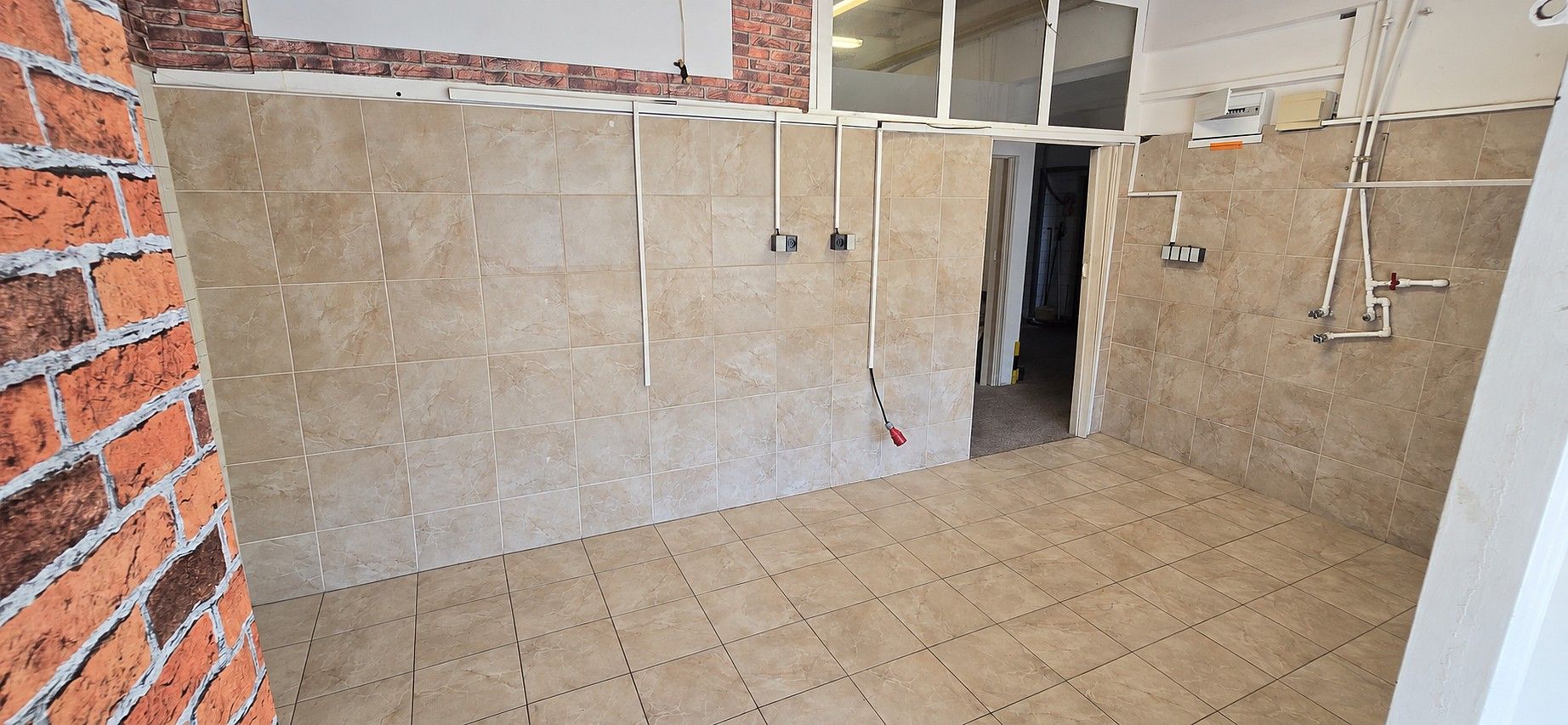 Obchodní prostory, Újezd u Brna, okres Brno-venkov, Jihomoravský kraj, 32 m² - 1