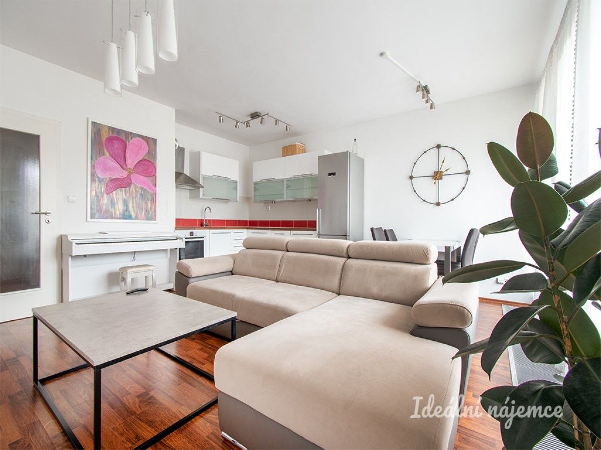 Pronájem byt 2+kk - Holubinková, Praha, 70 m²