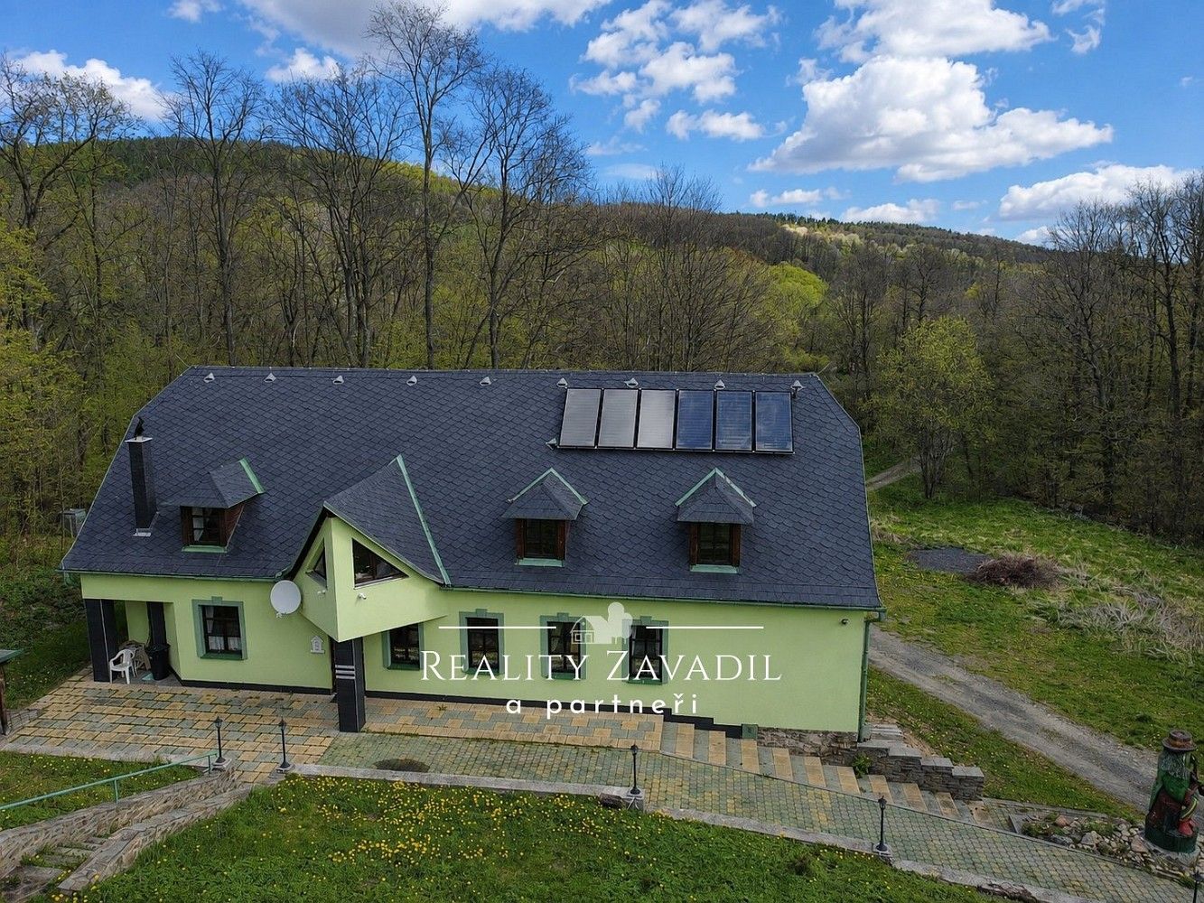 Ubytovací zařízení, 322 m²