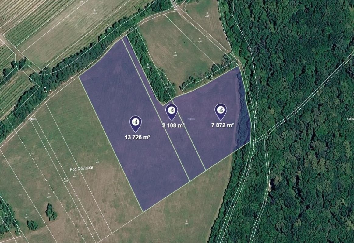 Louka, 24 706 m²