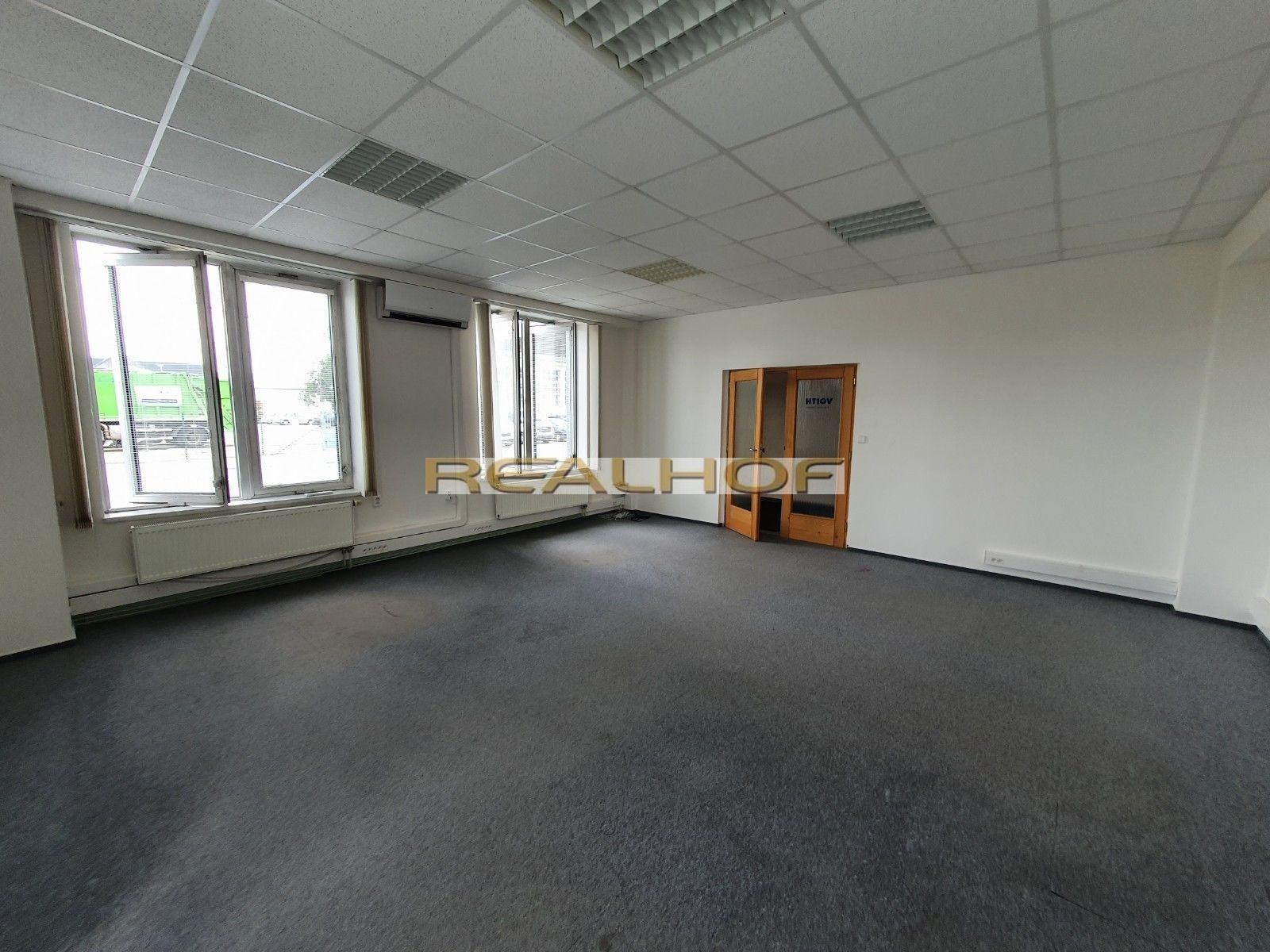 Pronájem kancelář - Holzova, Líšeň, Brno, 37 m²