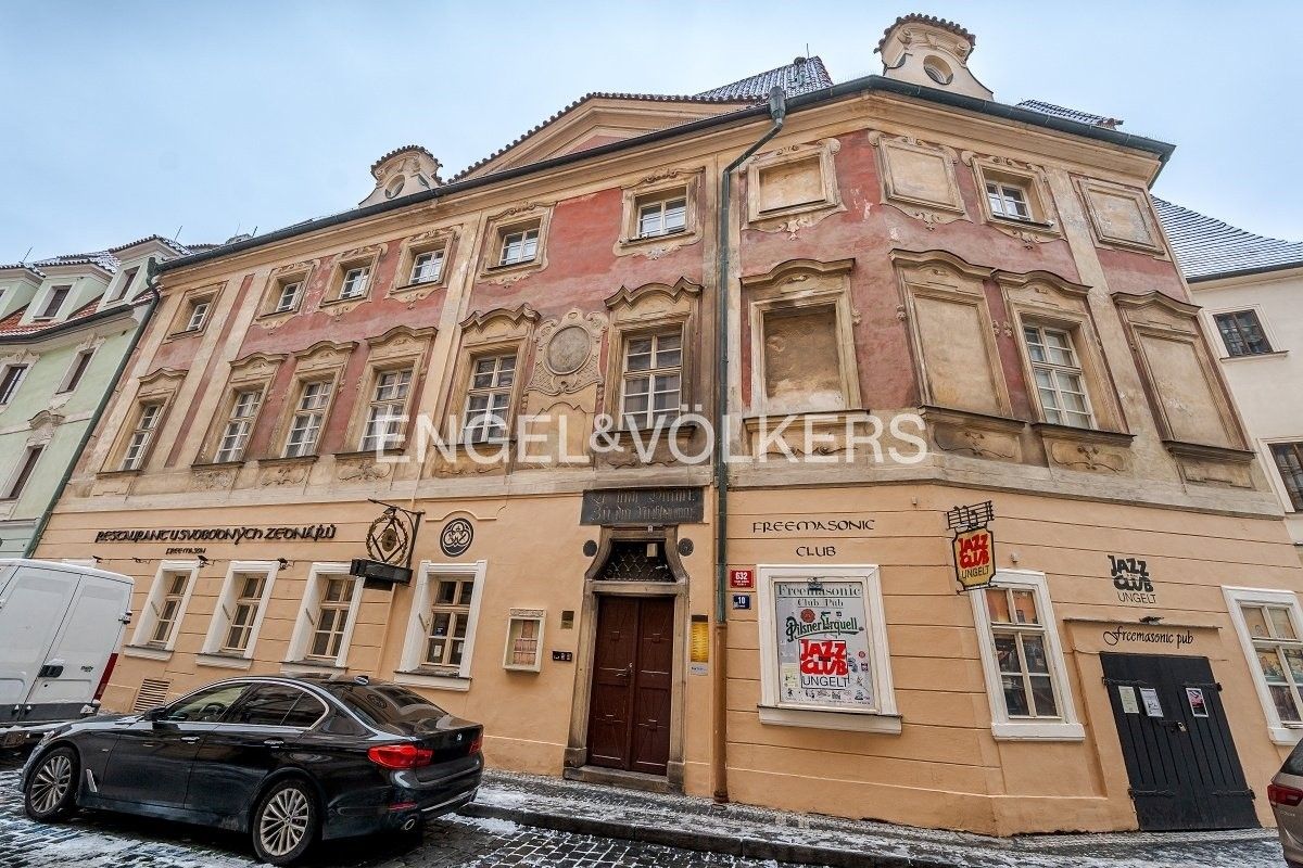 Restaurace, Týnská, Praha, 374 m²