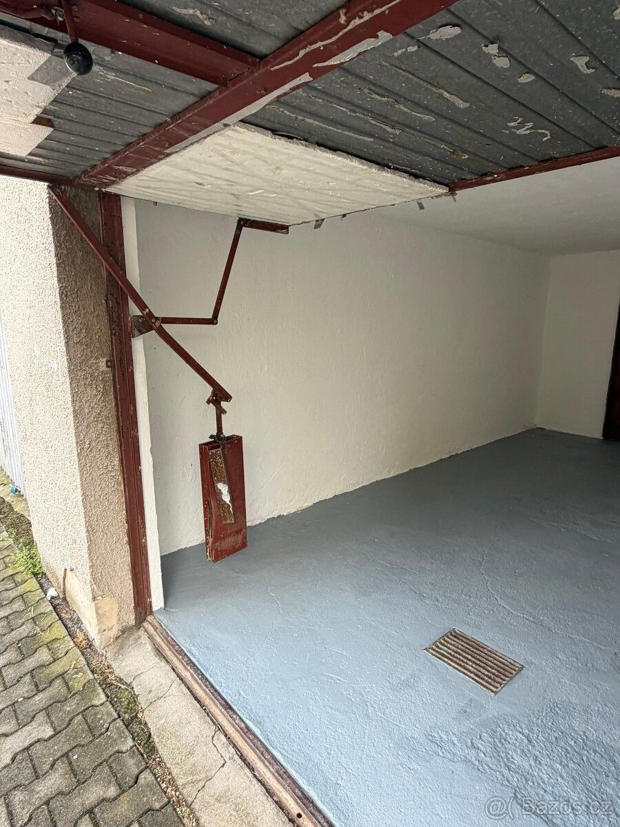 Garáže, Mladá Boleslav, 293 01 - 1