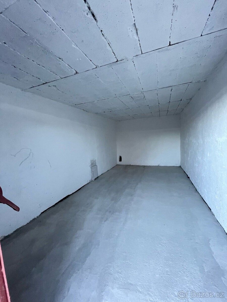 Pronájem garáž - Bílovec, 743 01