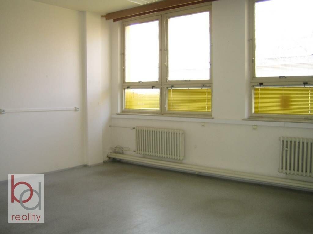 Pronájem kancelář - České Budějovice 7, České Budějovice, 33 m²