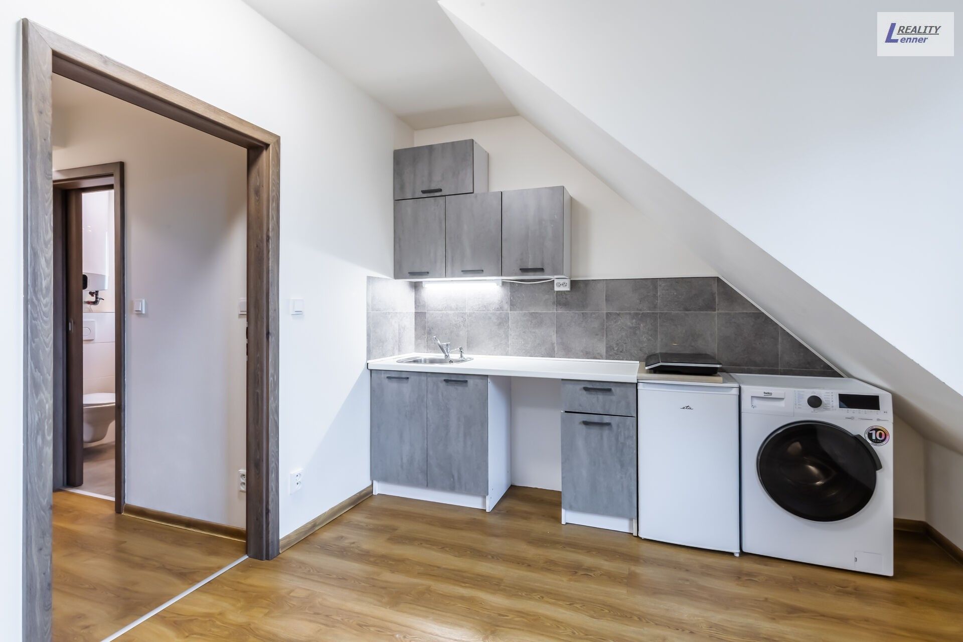Prodej byt 1+kk - Javorová, Praha, 29 m²