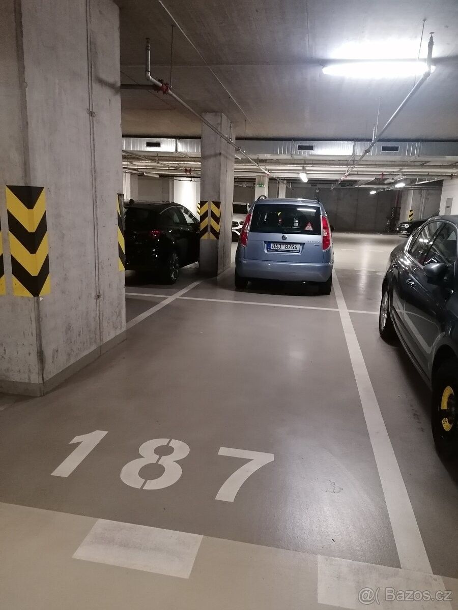 Garáže, Praha, 155 00