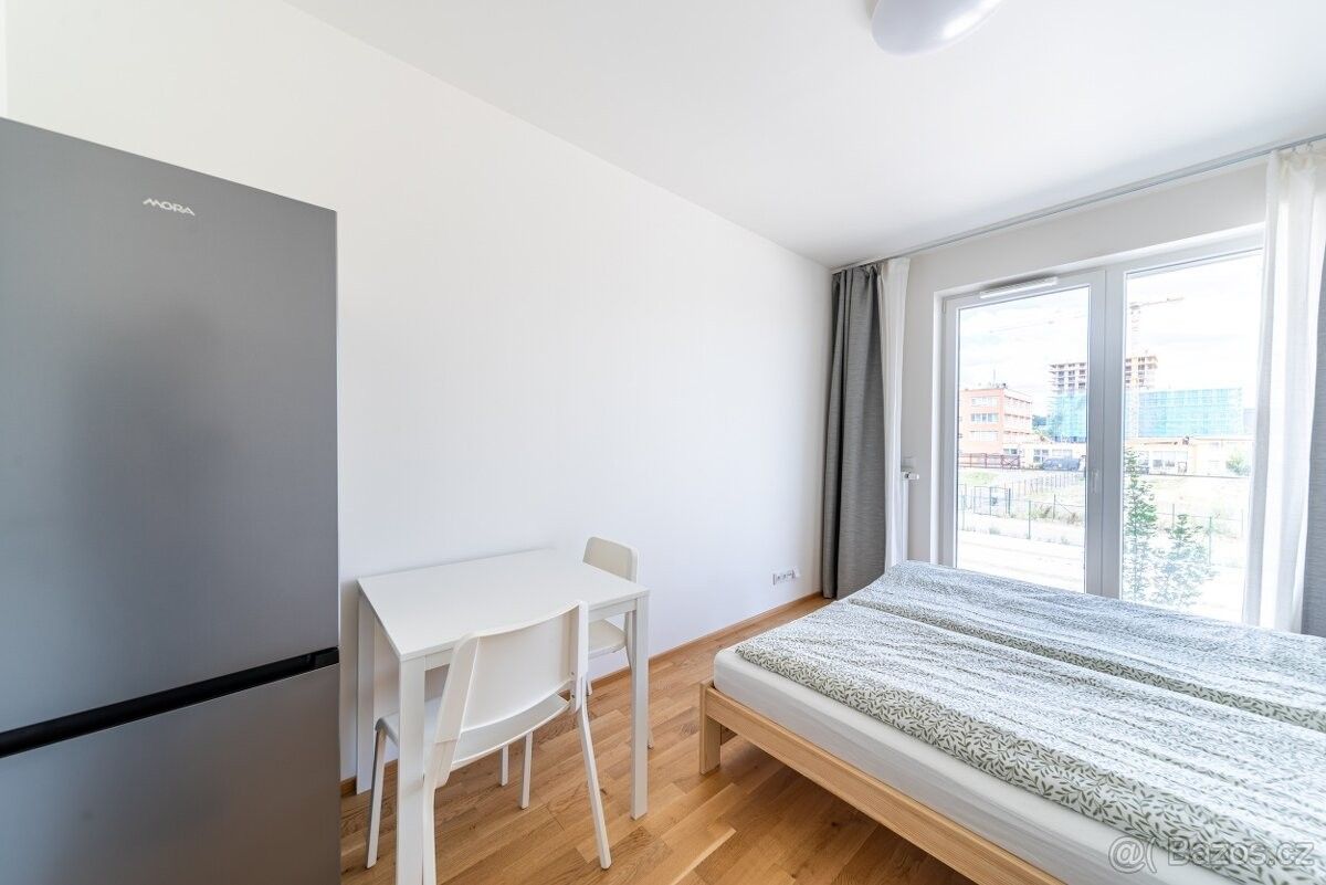 Pronájem byt - Praha, 190 00